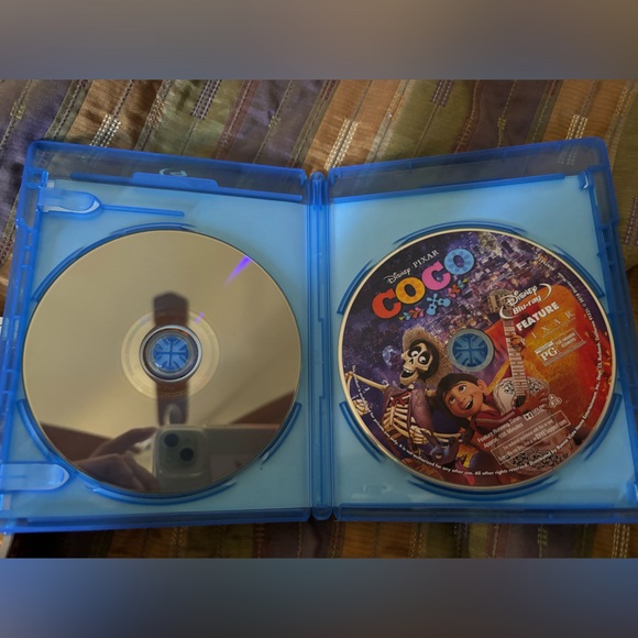 Disney COCO Blu ray - Picture 2 of 3
